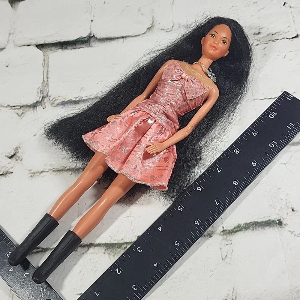90s Kira‎ Barbie Friend Doll Black Hair Redressed Boots Necklace Mattel Flawed